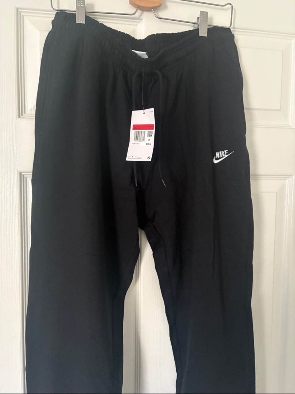 Nike Black Sweatpants Standard Fit with Tapered Legs